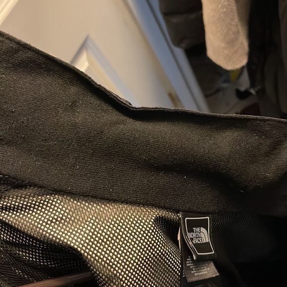 North face rain jacket - Picture 5 of 6